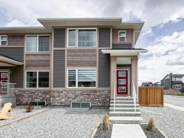 37 Emberside Link, Cochrane, AB, T4C 3A8 house for sale | Listing ID E4489 | Royal LePage