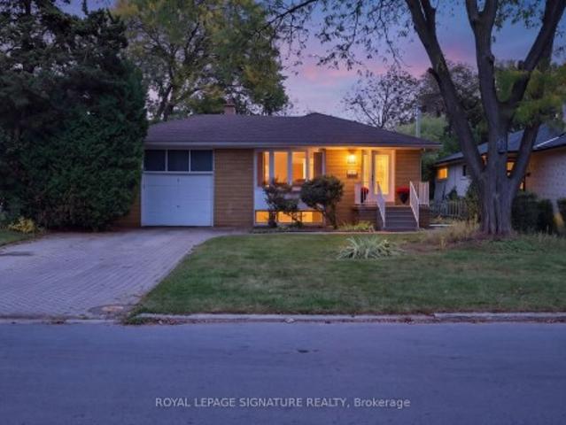 37 Finchurst Drive, Toronto, ON, M2R 1K8 house for sale | Listing ID C13846 | Royal LePage