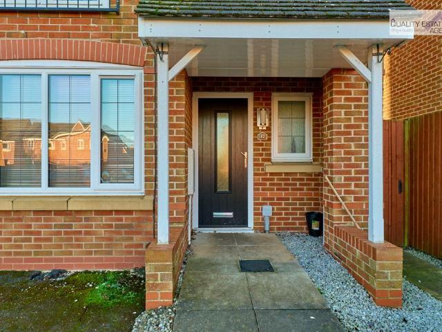 37 Galingale View, Newcastle Under. 4 bed semi detached house to rent £2,247 pcm £519 pw
