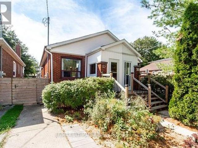 37 Gowan Avenue, Toronto, ON, M4K 2C8 house for sale | Listing ID E13780 | Royal LePage