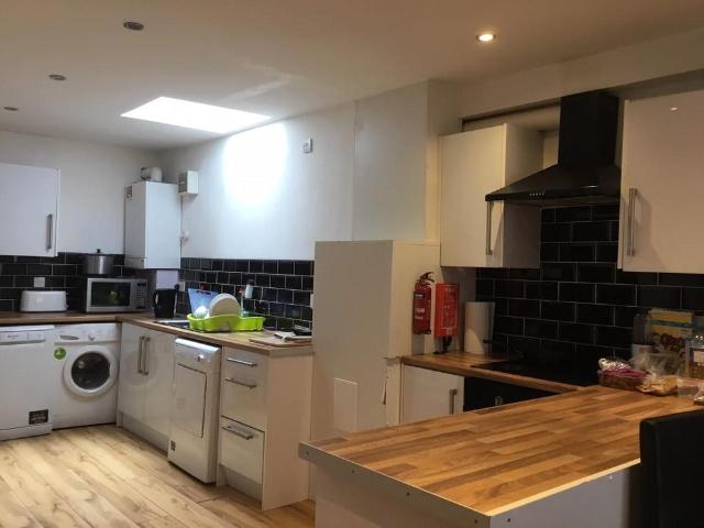 37 Heeley Road, Metchley, B29 6DP, United Kingdom | 6 bed townhouse for rent #86220503 | Rentberry