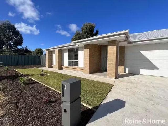 37 Heysen Circuit, Andrews Farm, SA 5114