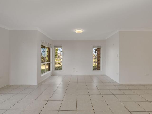 37 Hinchliffe Drive