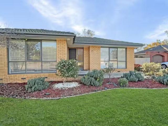 37 Hotham Circuit, Thurgoona House for rent Listed by Kaly Sm.