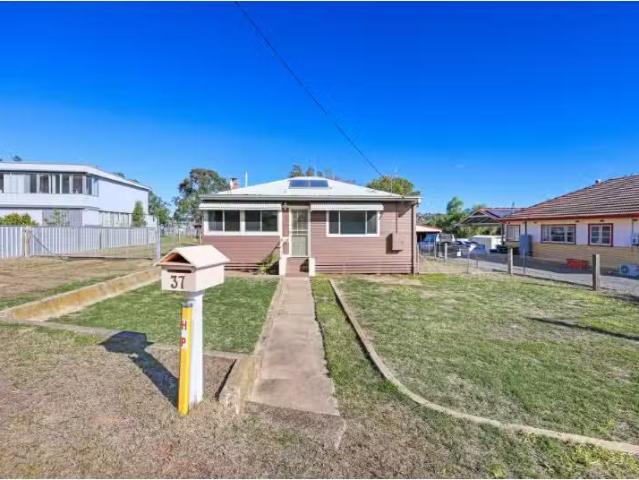 37 King George V Avenue, Merriwa House for rent Listed by Pro.