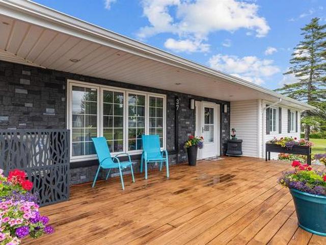37 Lady Slipper Drive North, Miscouche, PE, C0B 1T0 house for sale | Listing ID 202606 | Royal LePage
