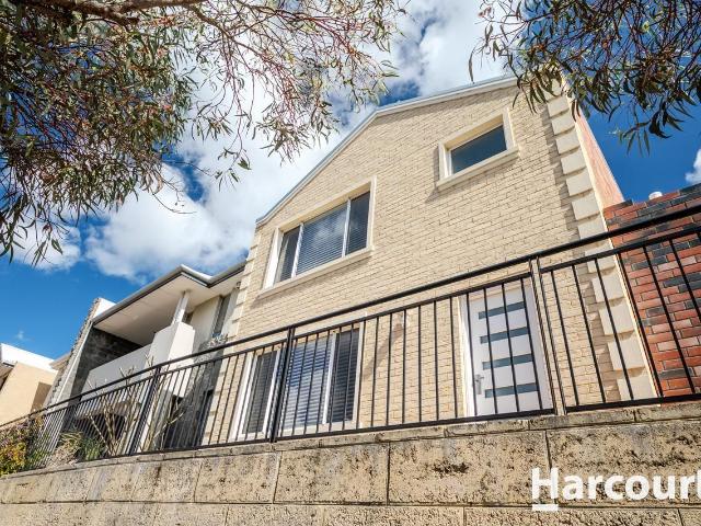 37 Lakeside Drive, JOONDALUP, WA 6027