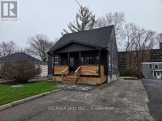 37 Lincoln Street, Ajax Central West, ON, L1S 6C4 house for sale | Listing ID E13709 | Royal LePage