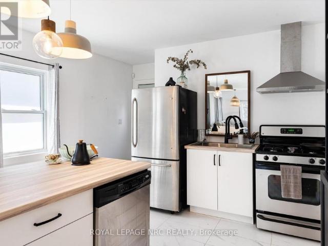 37 LOCK STREET, St. Catharines, Ontario, L2N5B8