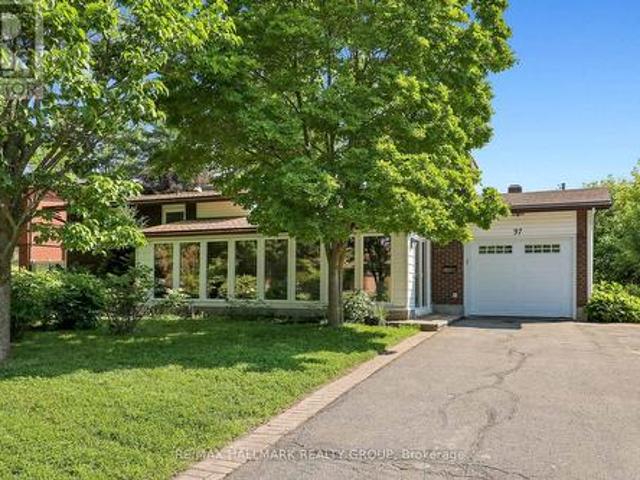 37 Lyall Street, Ottawa, ON, K2E 5G7 house for sale | Listing ID X13824 | Royal LePage