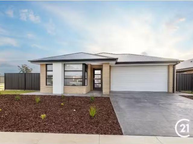 37 Mayflower Drive, Moama House for rent Listed by Tara Apps.