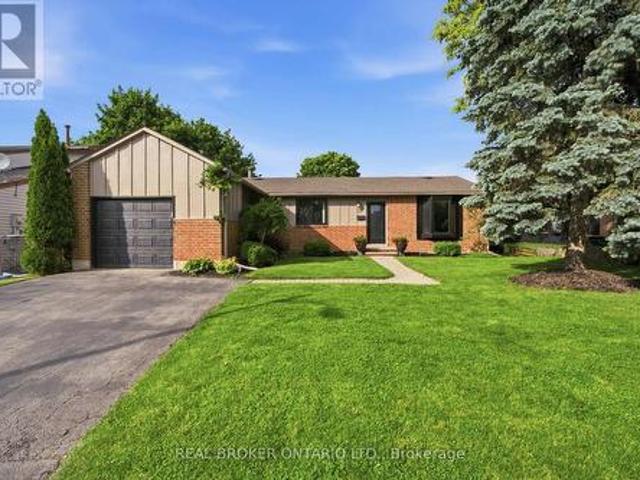 37 Melissa Crescent, Hamilton, ON, L9H 7C5 house for sale | Listing ID X13446 | Royal LePage