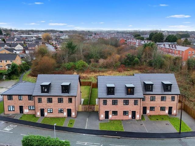 37 Mill Street, Ashton In Makerfield, Wigan WN4, 4 bed property to rent, £1,900 pcm | PrimeLocation