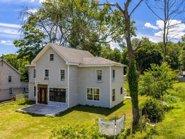37 Monhagen Avenue
