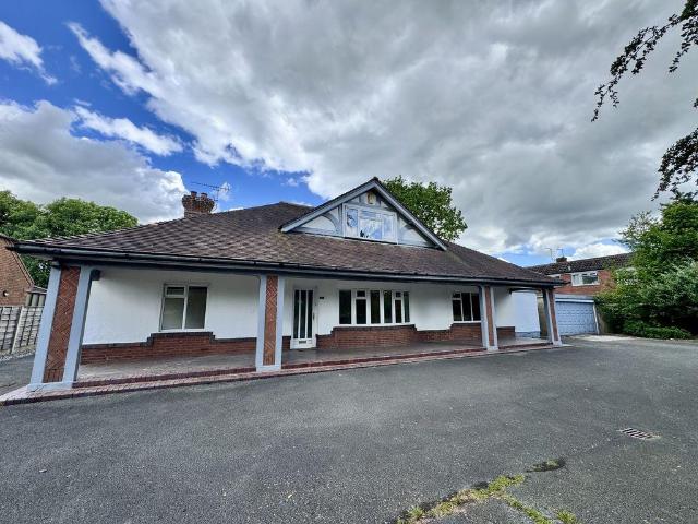 37 Newcastle Road South, Sandbach 4 bed detached house to rent £2,000 pcm £462 pw