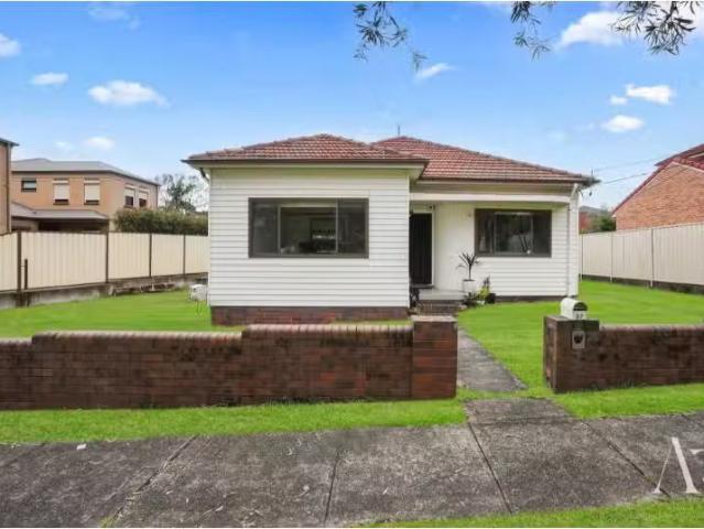 37 Remly St, Roselands House for rent Listed by Tanya Bazzi o.
