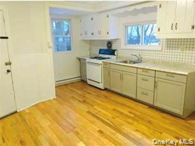 37 Roosevelt Ave, Unit 1, Poughkeepsie, NY 12601 | MLS #987302