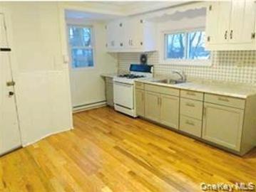 37 Roosevelt Ave, Unit 1, Poughkeepsie, NY 12601 | MLS #987302