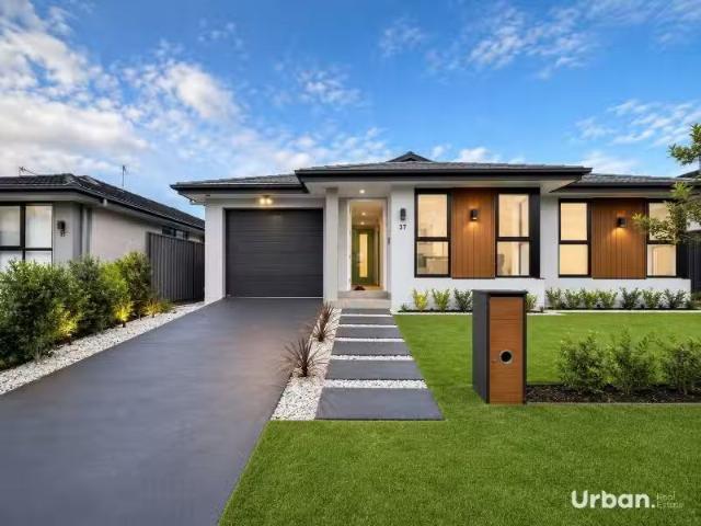 37 Rowcliff Circuit, Lochinvar House for rent Listed by Bronl.