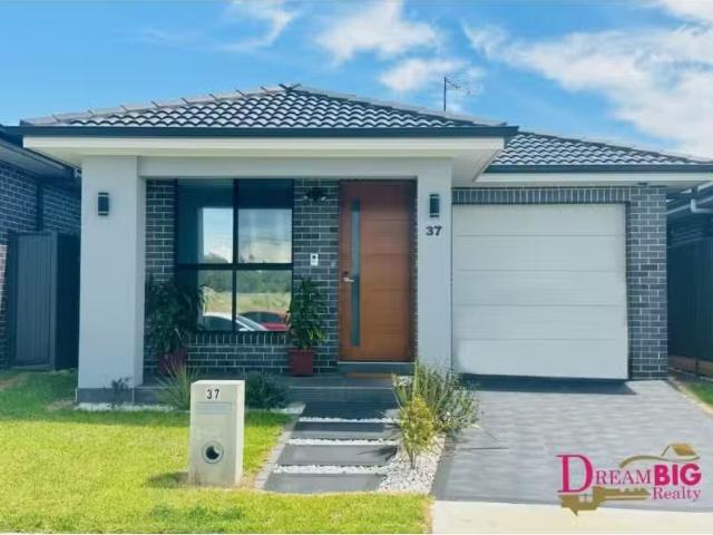 37 Salix Crescent, Marsden Park House for rent Listed by Gari.