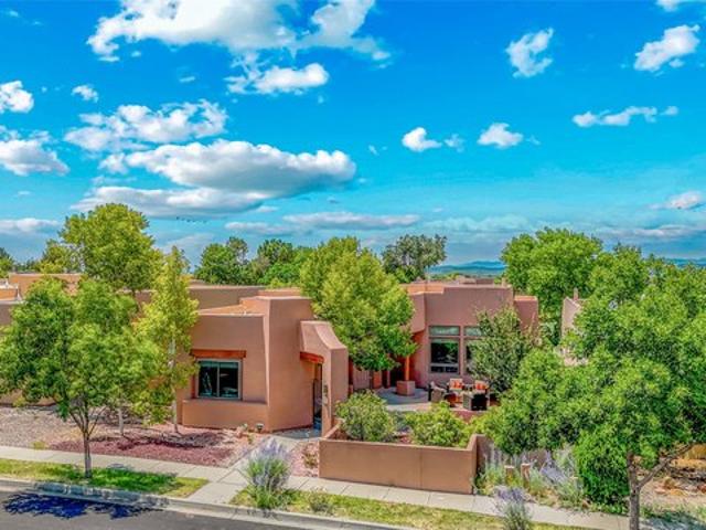 37 Sobradora Dr, Santa Fe, NM 87508