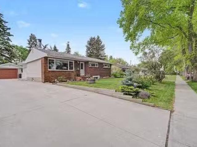37 Sunnyside Crescent, St. Albert, AB, T8N 0J4 house for sal.