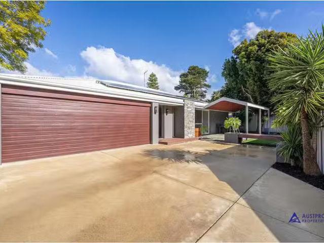 37A Rhodes Crescent, Calista, WA 6167