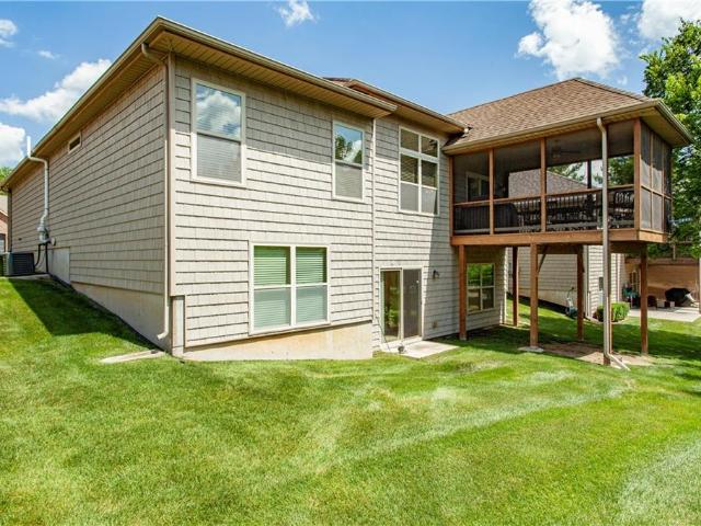 3404 S Wood Avenue