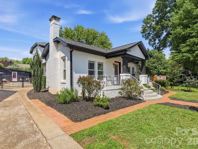 3405 Benard Avenue
