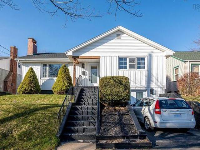 3405 Claremont Street, Halifax, NS, B3L 3L6 house for sale | Listing ID 202607 | Royal LePage