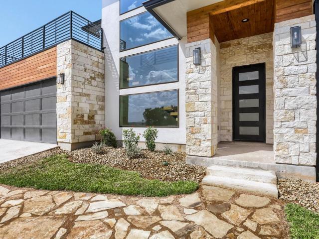 3405 Congress Ave