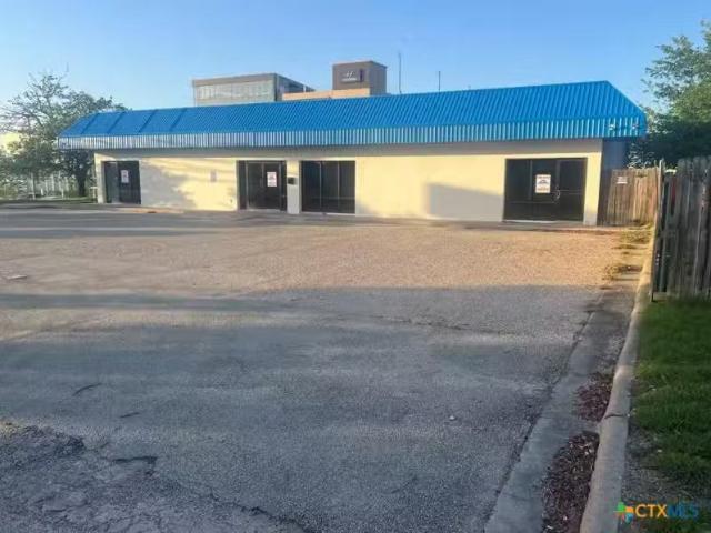 3405 E Central Texas Expy #100, 200, 300, Killeen, TX 76543.