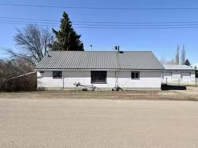 3405 1St Street W, Mallaig, AB, T0A 2K0 house for sale List.