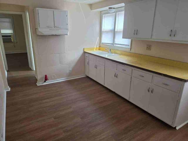 3405N10thJ 2 Bedroom Apartment for Rent at 3405 N 10th St, Milwaukee, WI 53206 Borchert Field
