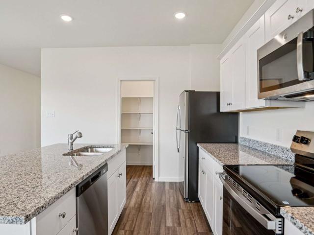 3406 Ridgeberry Glen Lane
