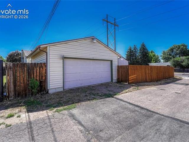 3402 N Institute Street