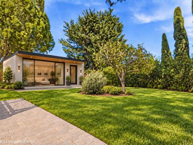 3402 Hillcrest Drive