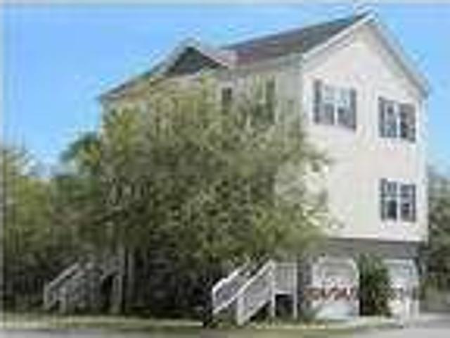 $340 / 3br this home features amazing views and the ultimate in privacy!