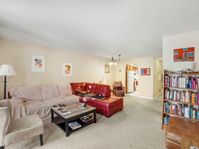 340 Applewood Lane