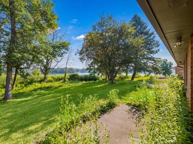 340 Inland Lane N