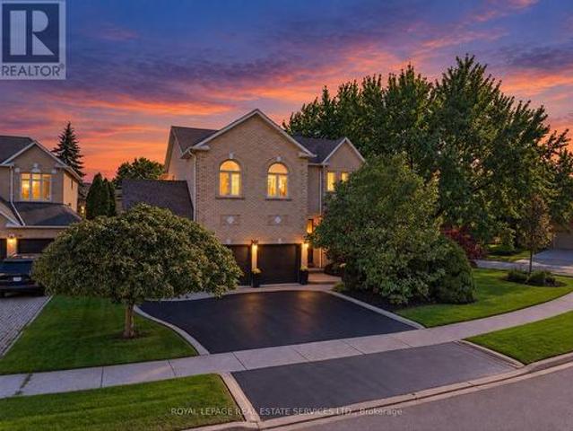 340 Oakridge Court, Oakville, ON, L6H 5T9 house for sale | Listing ID W13829 | Royal LePage