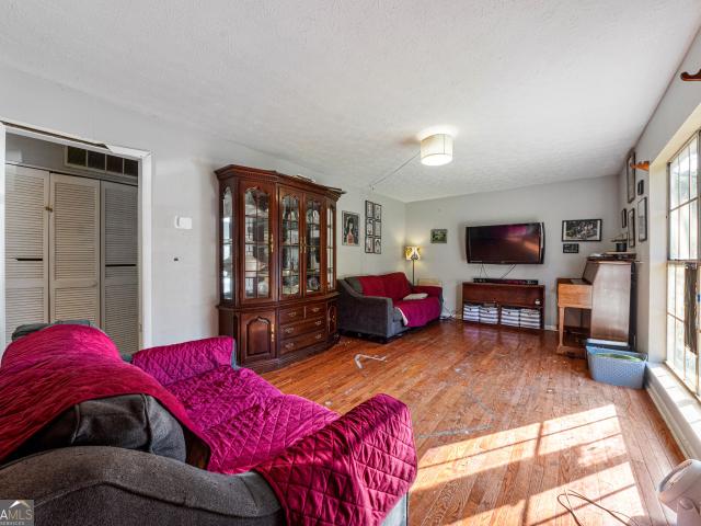 340 Roberts Road