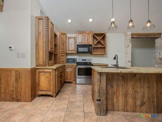 340 Rio Oak Rd, Pipe Creek, TX 78063 | MLS #1969