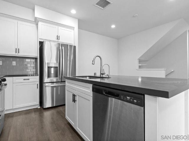 340 Waterbury Ct