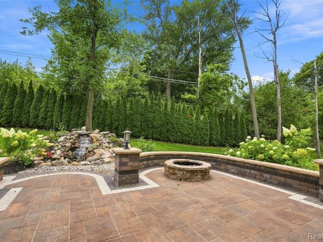 34145 Oak Forest Drive