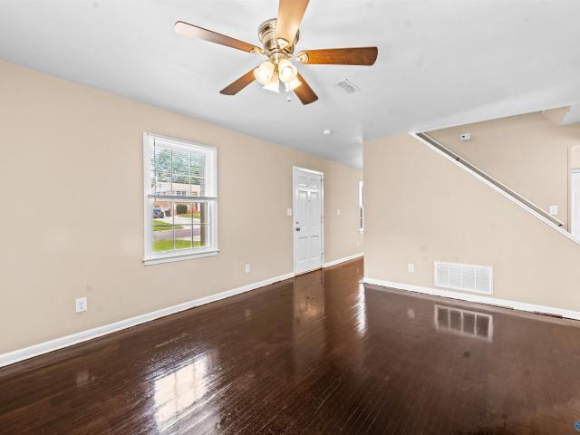 3417 Darlene Circle NW