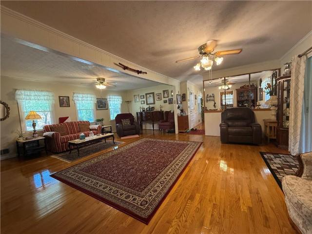 3418 Lake Drive