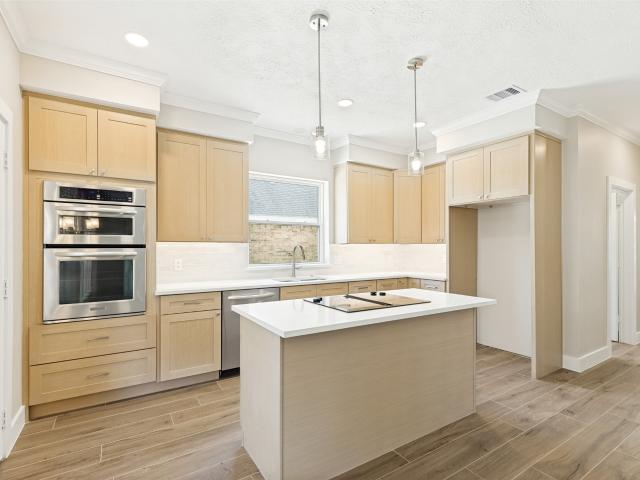 3418 Woodland View Drive