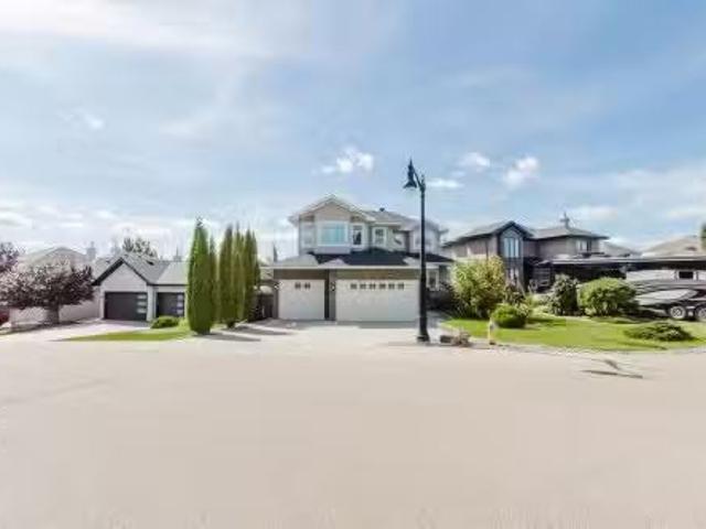 3412 Macneil Link Nw, Edmonton, AB, T6R 3V4 house for sale.