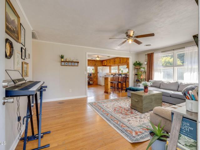 3412 Glen Alpine Road